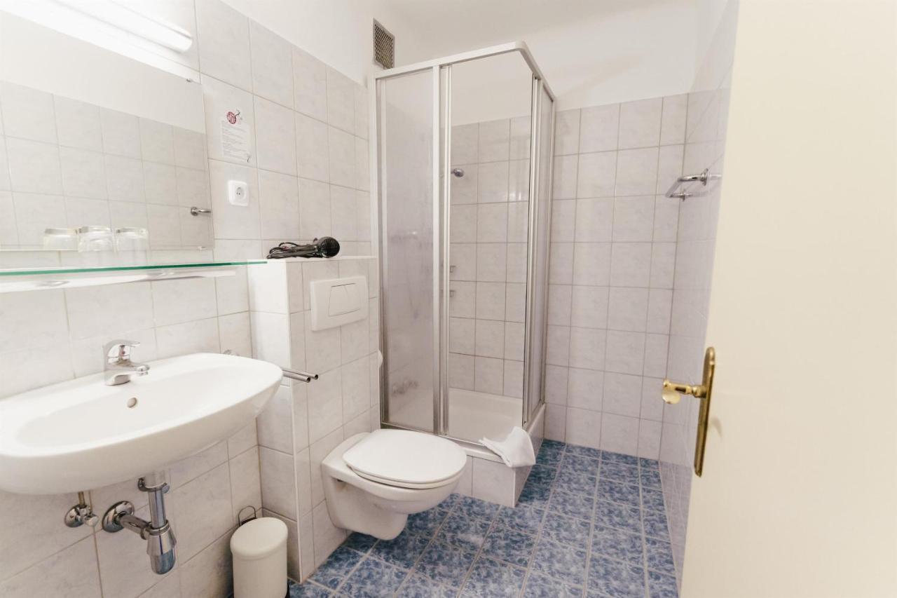 Gaestehaus Frank Hotel Velden am Wörthersee Екстериор снимка