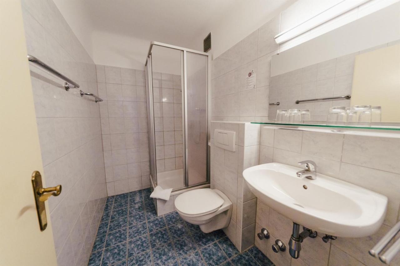 Gaestehaus Frank Hotel Velden am Wörthersee Екстериор снимка