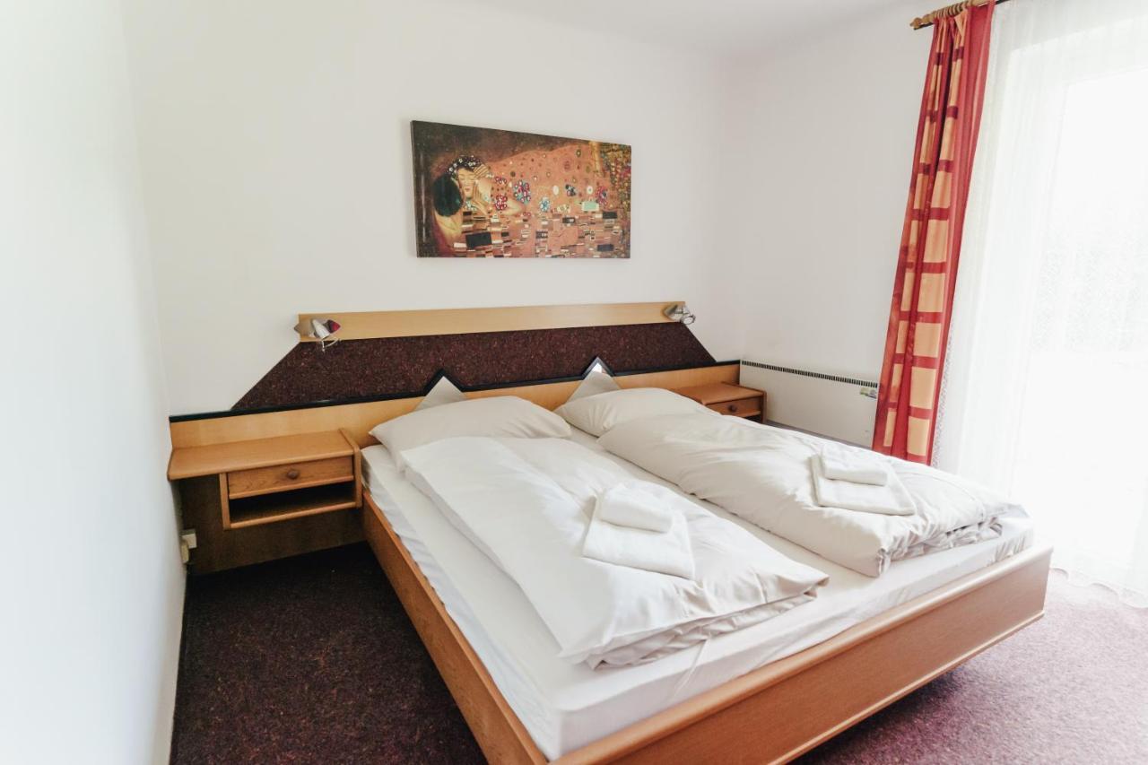 Gaestehaus Frank Hotel Velden am Wörthersee Екстериор снимка
